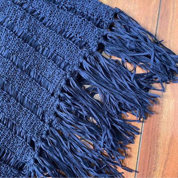 Chico’s open weave sharkbite hem fringe poncho - Picture 6 of 6